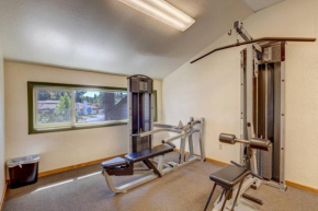 Lakeland Village 2 Bed Condo Pool View